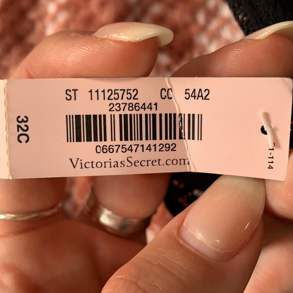 Victoria’s Secret Bra - Picture 4 of 4
